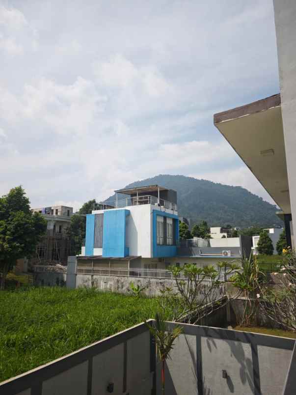 dijual rumah sentul city cluster santorini