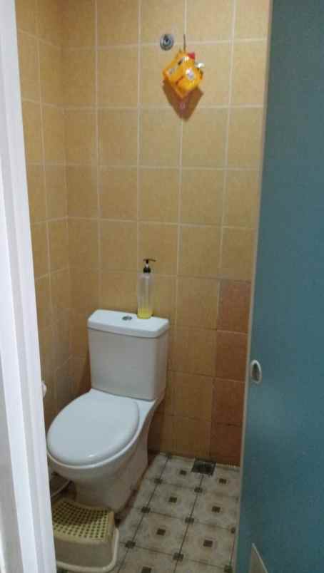 dijual rumah serua bojong sari depok