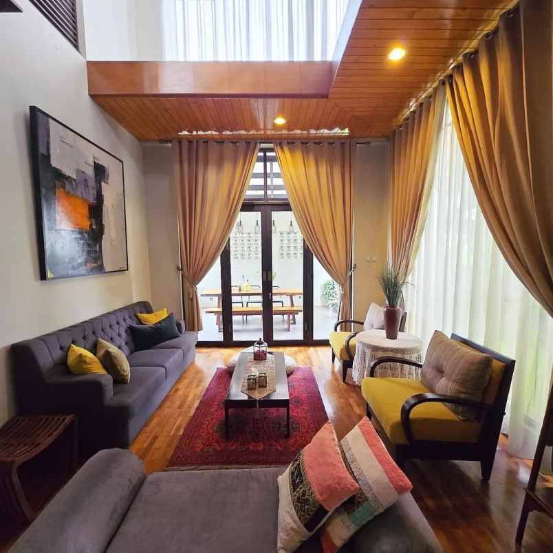 dijual rumah setiabudi regency