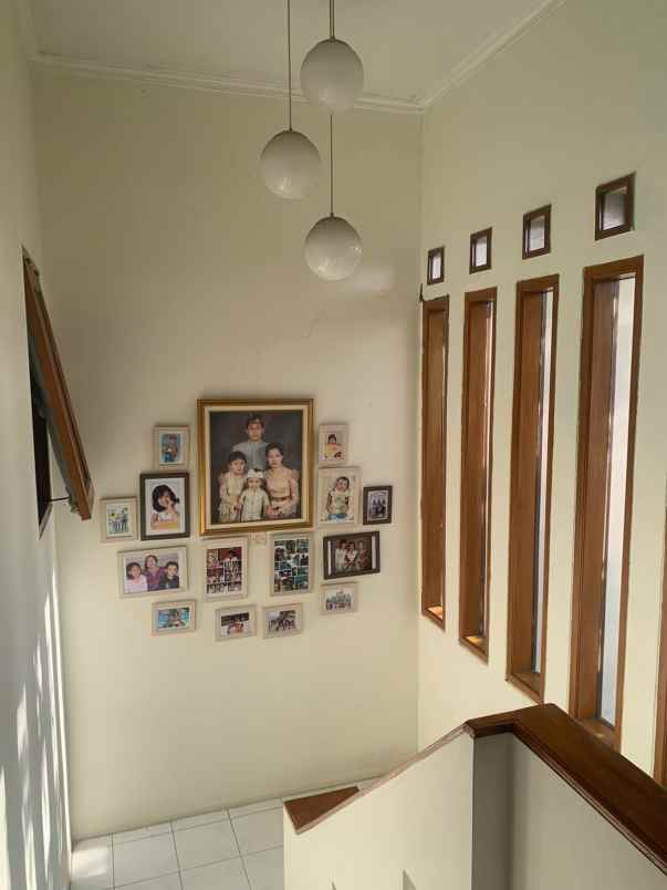 dijual rumah setra duta cemara bandung