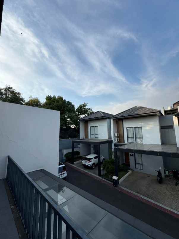 dijual rumah setra duta cluster casa