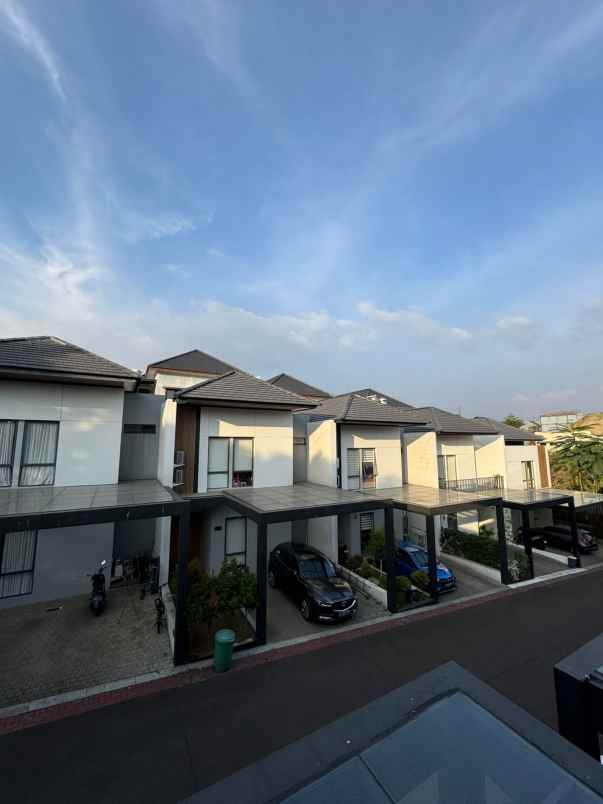 dijual rumah setra duta cluster casa