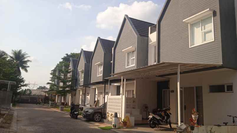 dijual rumah siap huni 2 lantai dekat toll serpong