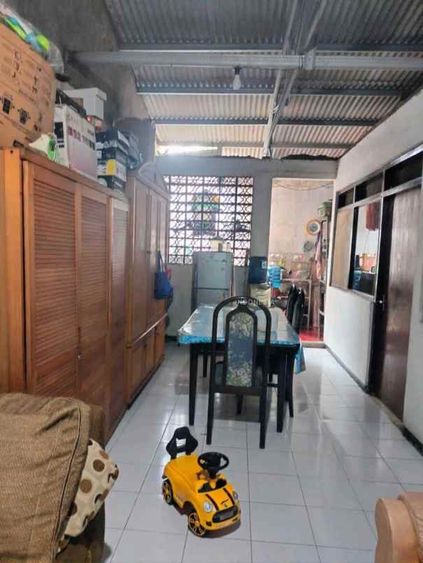 dijual rumah simpang darmo permai selatan