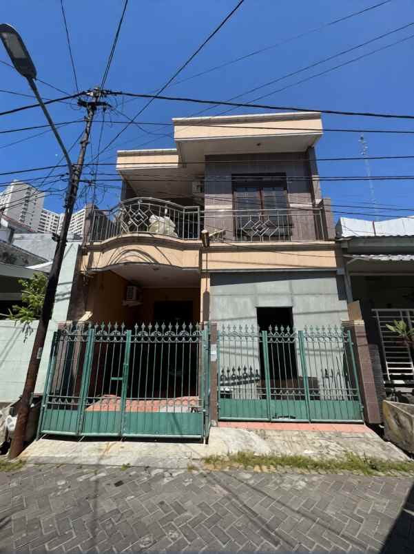 dijual rumah simpang darmo permai selatan
