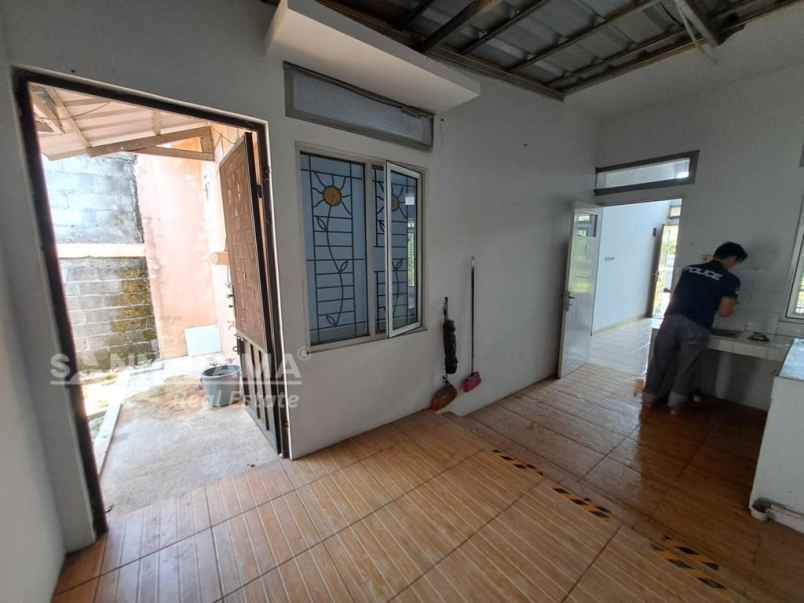 dijual rumah sukatani