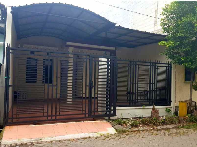 dijual rumah sukolilo dian regency 1