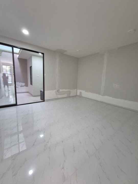 dijual rumah sutorejo prima utara