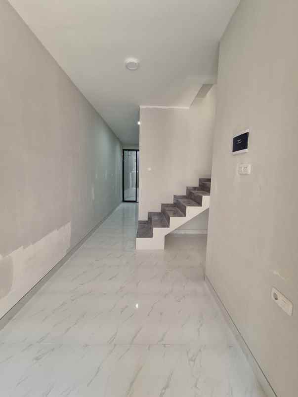 dijual rumah sutorejo prima utara