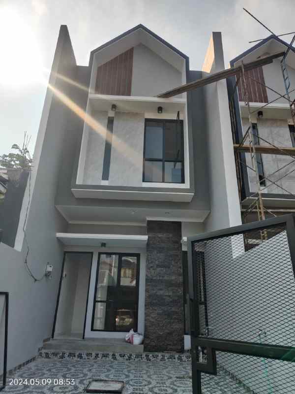 dijual rumah sutorejo surabaya