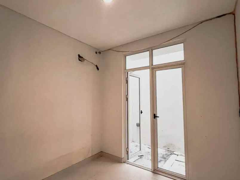 dijual rumah suvadiva grand island