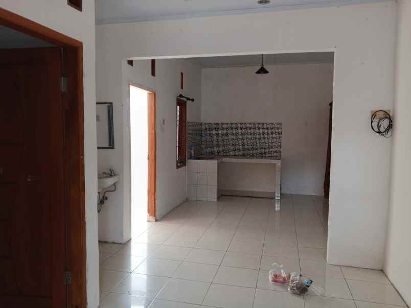 dijual rumah taman graha asri 2