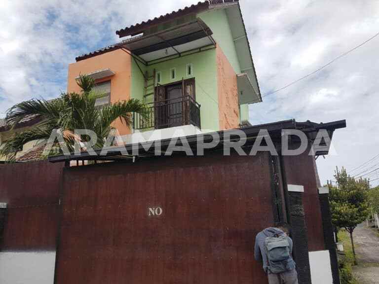 dijual rumah taman wedasari