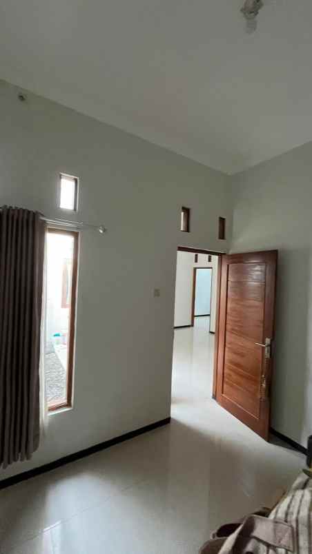 dijual rumah tamanan
