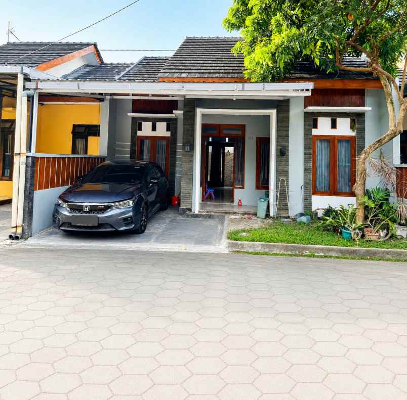 dijual rumah tamanan