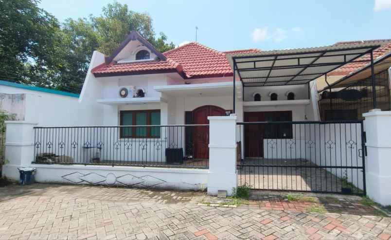 dijual rumah tambaksari