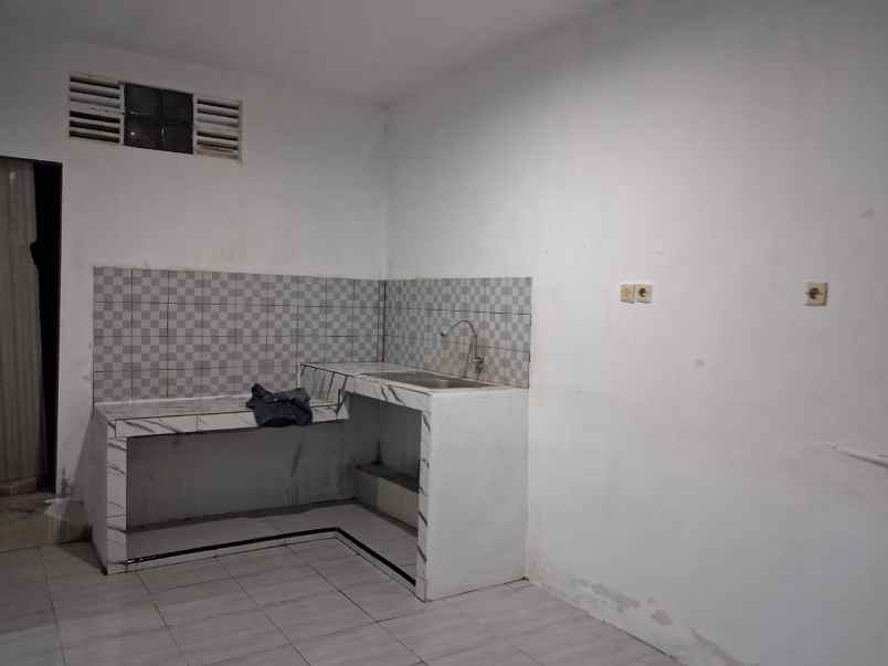 dijual rumah tembalang