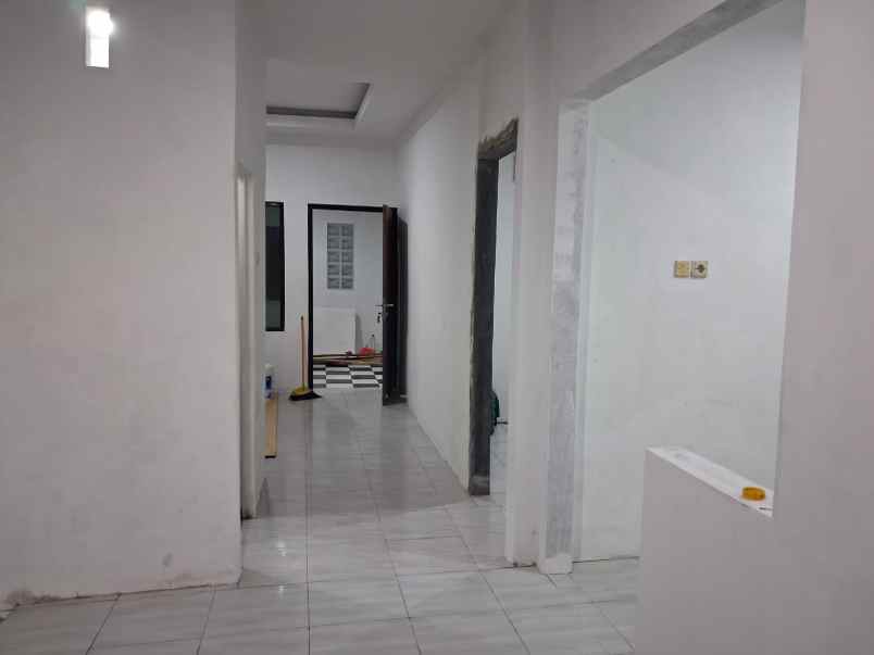 dijual rumah tembalang