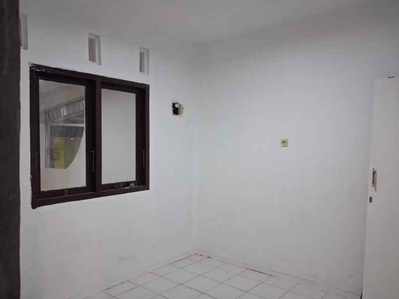 dijual rumah tembalang
