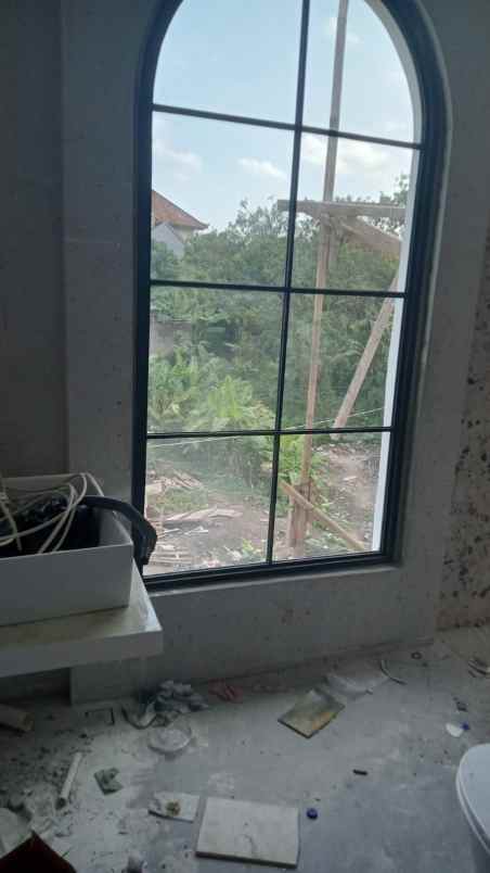 dijual rumah tumbak bayuh