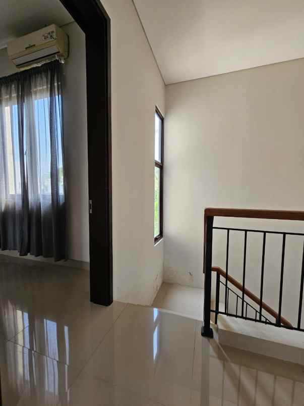 dijual rumah vanya park bsd