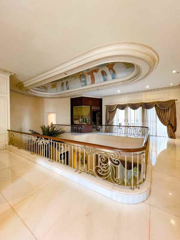 dijual rumah vbr 1 pakuwon indah