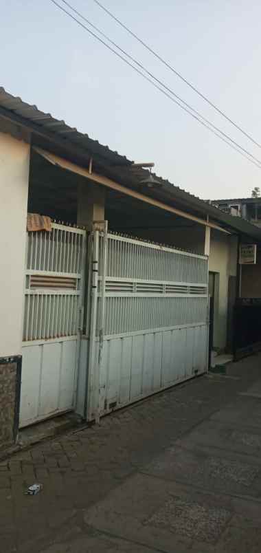 dijual rumah velodrome