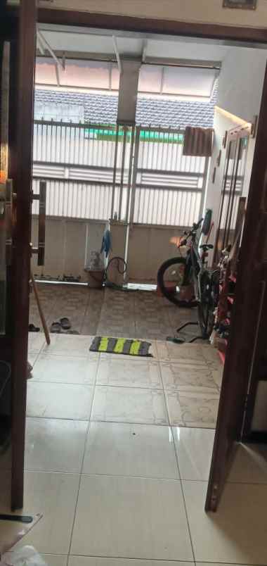 dijual rumah velodrome