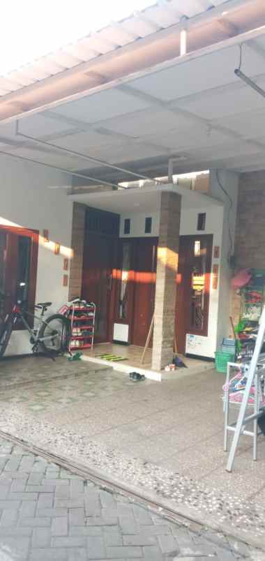 dijual rumah velodrome