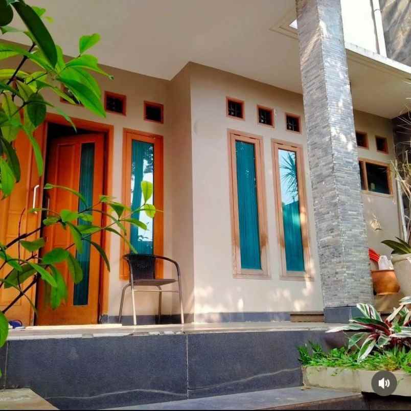dijual rumah villa asri padasuka