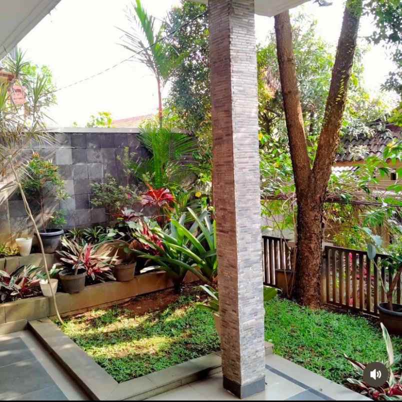 dijual rumah villa asri padasuka