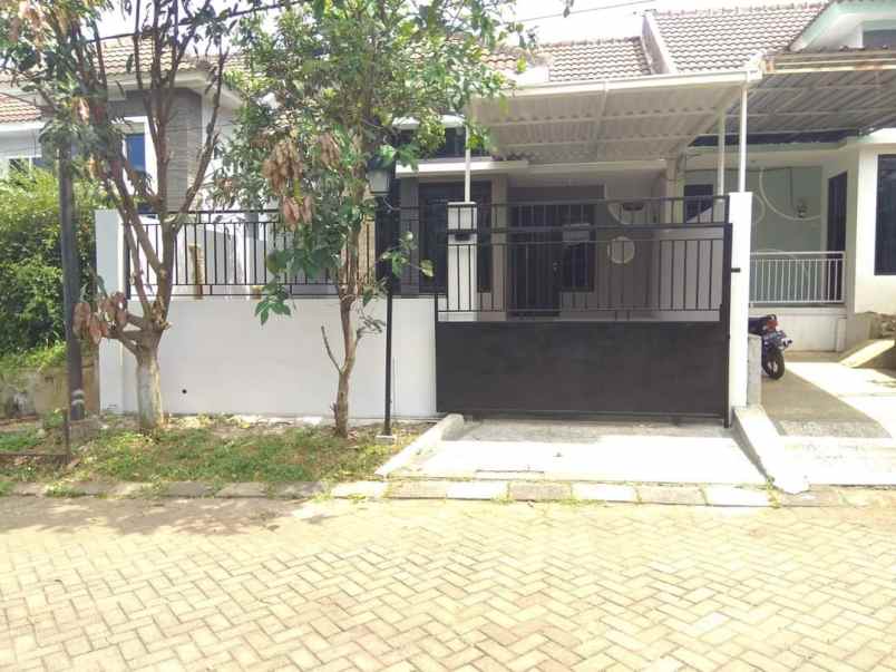 dijual rumah villa bukit tidar