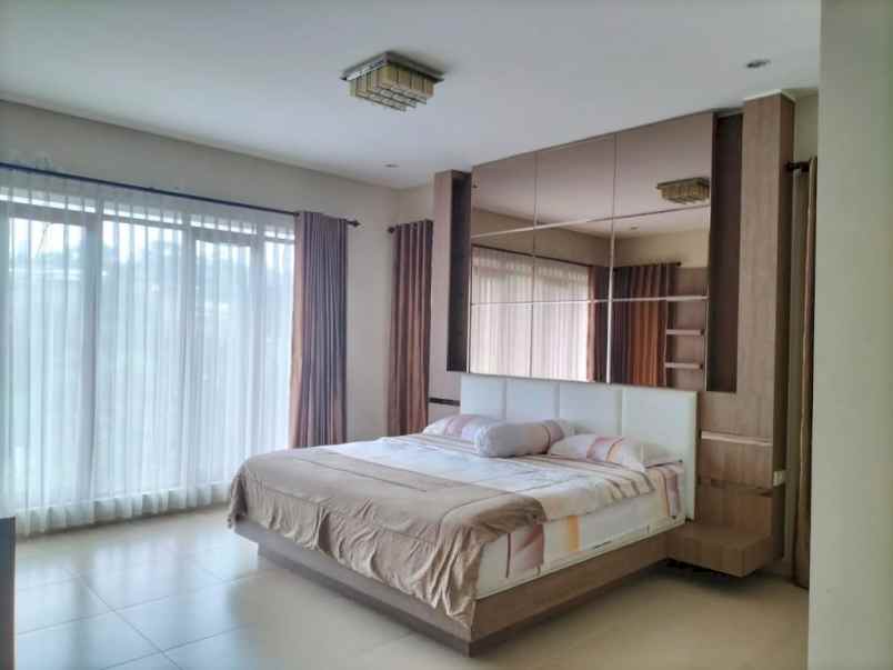 dijual rumah villa dago pakar resort bandung