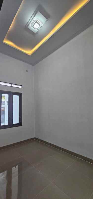 dijual rumah villa gading harapan bekasi