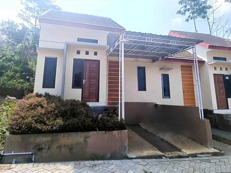 dijual rumah wadung