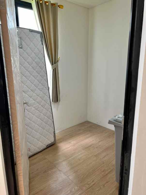 dijual rumah waterfront estate lippo cikarang selatan