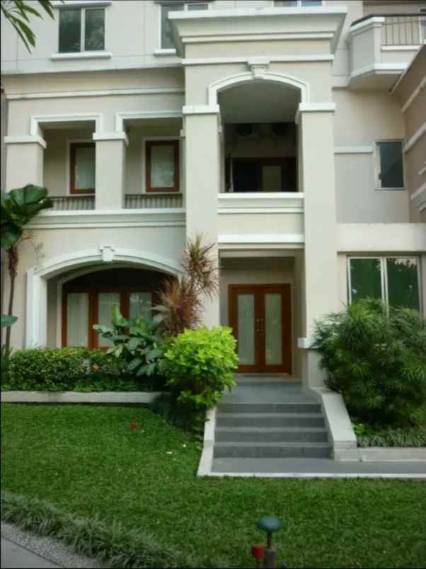 dijual rumah waterplace residence