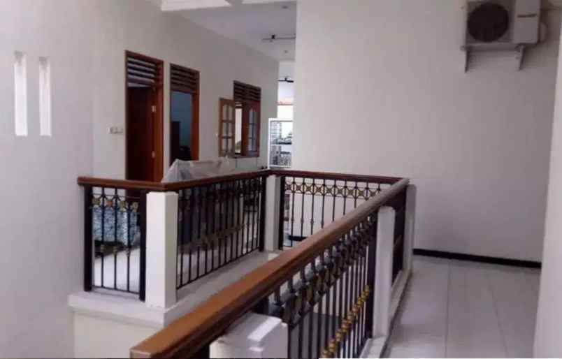 dijual rumah ykp kendang sari jl