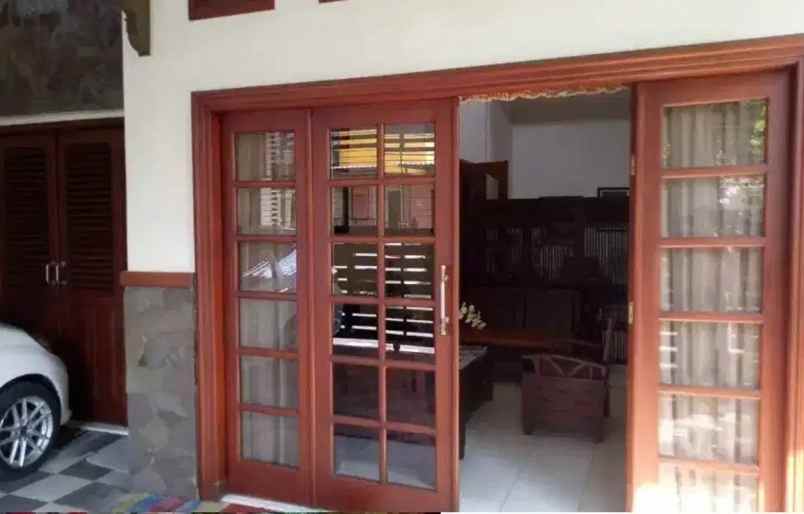 dijual rumah ykp kendang sari jl