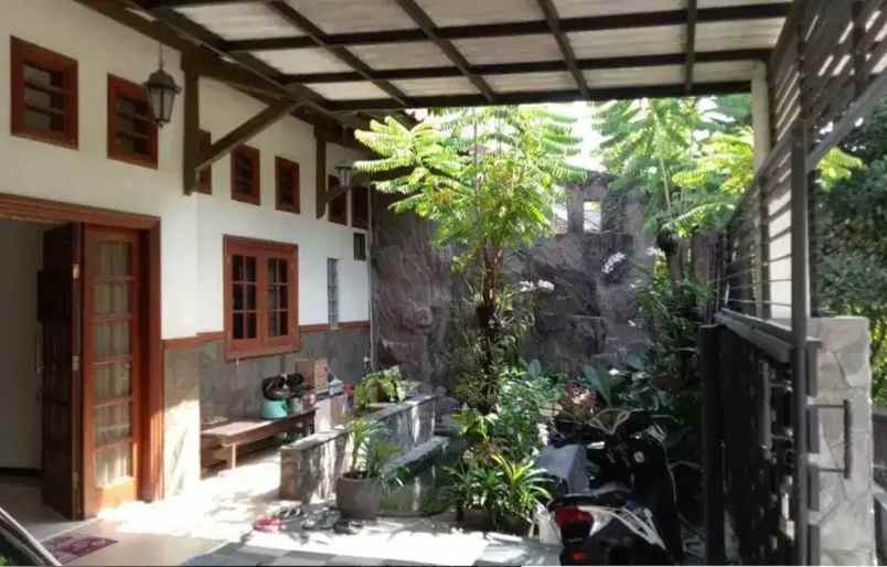 dijual rumah ykp kendang sari jl