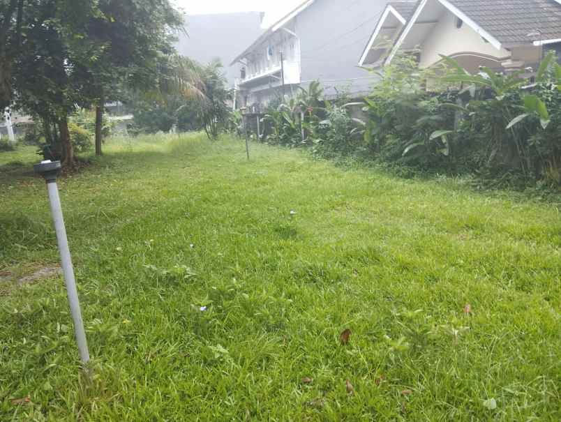 dijual tanah beserta bangunan kost an