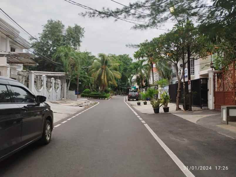 dijual tanah cempaka tengah