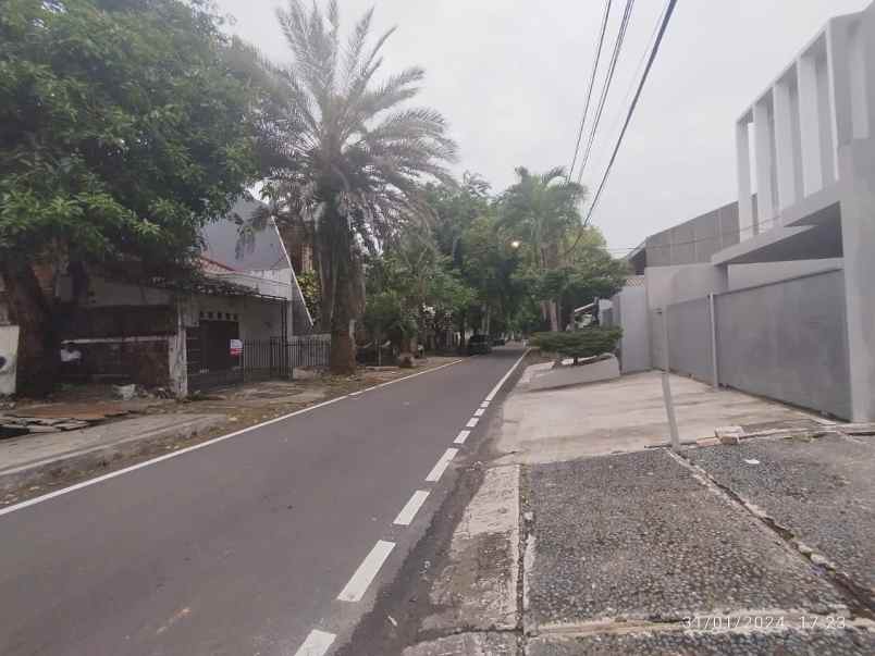 dijual tanah cempaka tengah