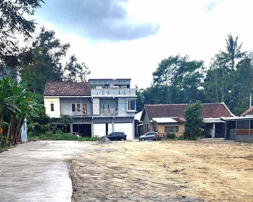 dijual tanah jl kabupaten trihanggo
