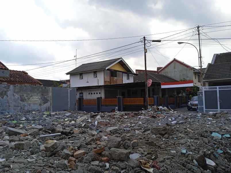 dijual tanah mladangan