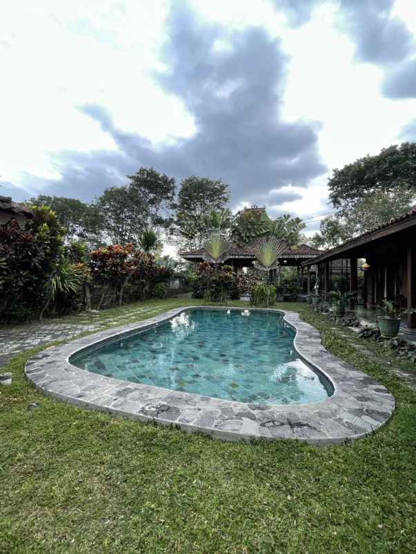 dijual villa babadan wedomartani