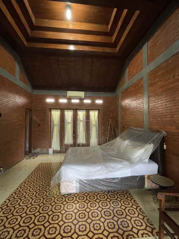 dijual villa babadan wedomartani