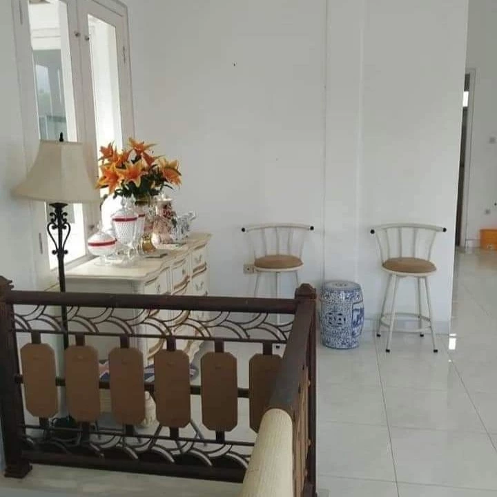 dijual villa batu