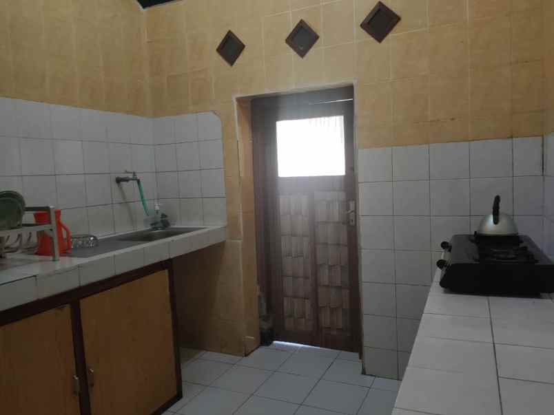 dijual villa bukit berbunga