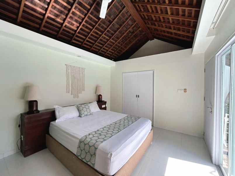 dijual villa jl dewi saraswati seminyak